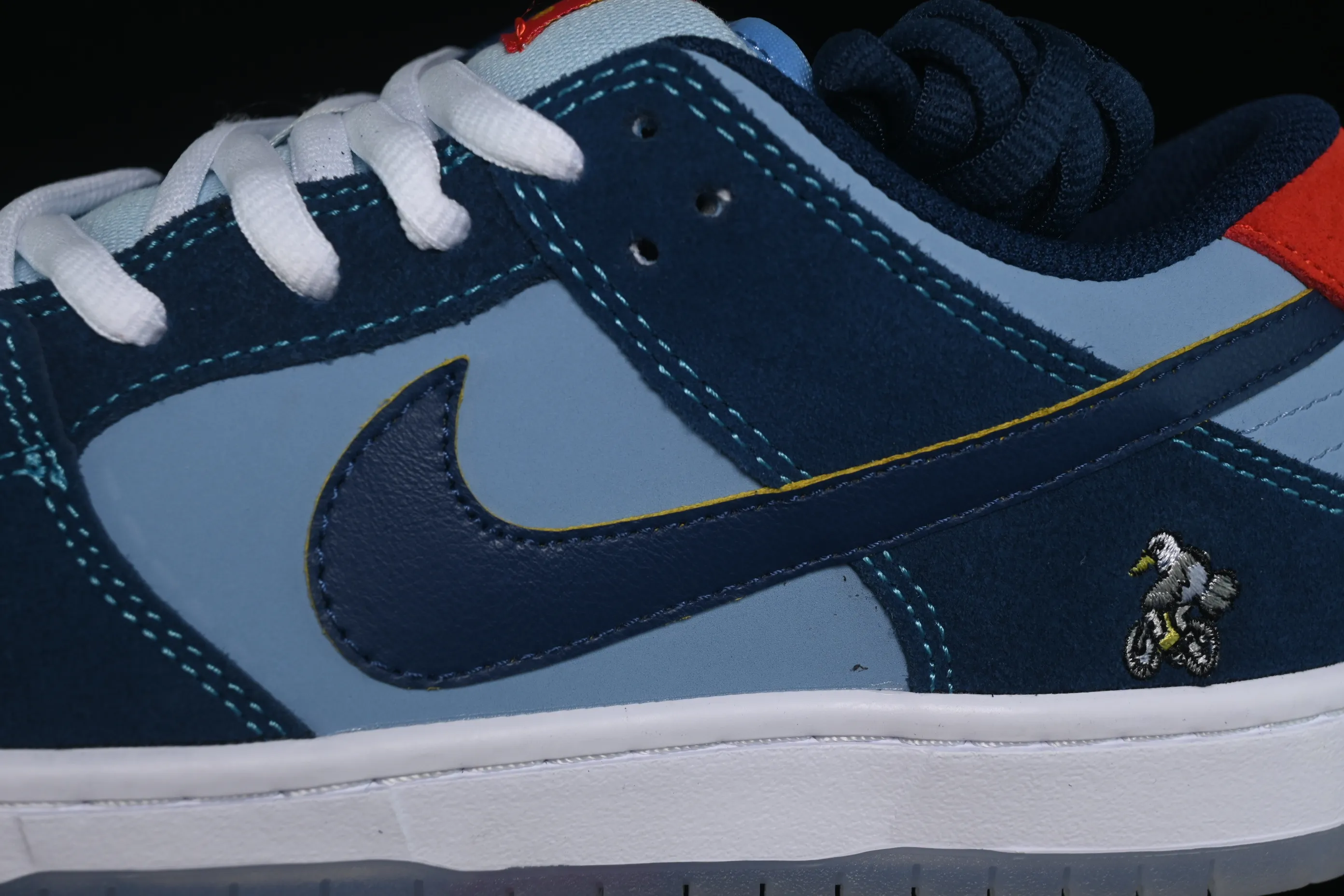 All Categories Nk SB Dunk Series Nk SB Dunk Low Low-top sneakers Nike SB Dunk Low Scratch Blue Chicken SB low-top sports and leisure sneakers DX5549-400